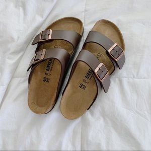 NEW Arizona Birkenstocks Size 40, Dark Brown
